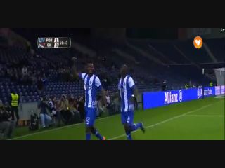 Porto 2-0 Gil Vicente - Golo de C. Awaziem (11min)