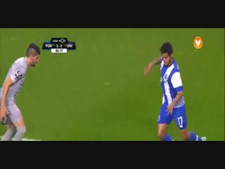 Porto 3-2 União Madeira - Golo de Jesús Corona (87min)